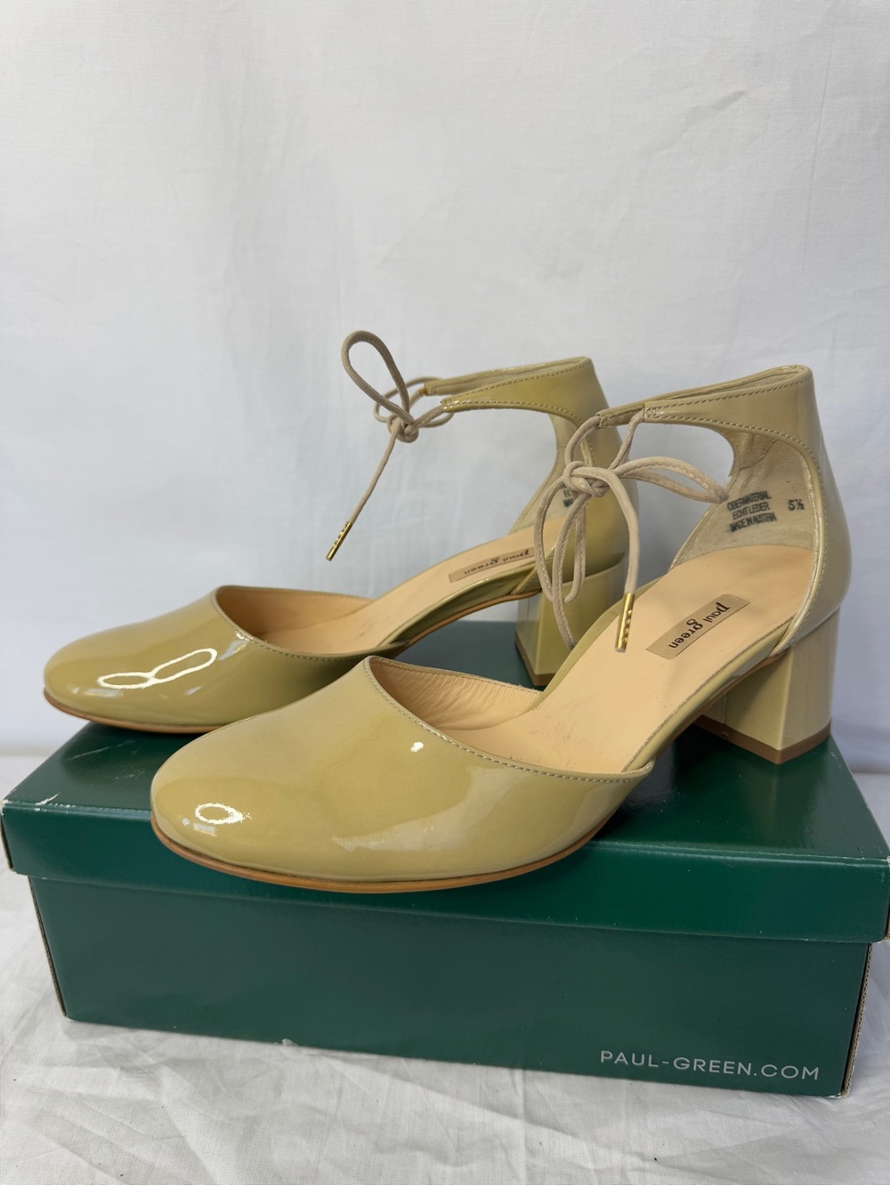 Paul Green Womens Patent Leather Ankle Tie Block Heel — Pale Yellow/Nude
